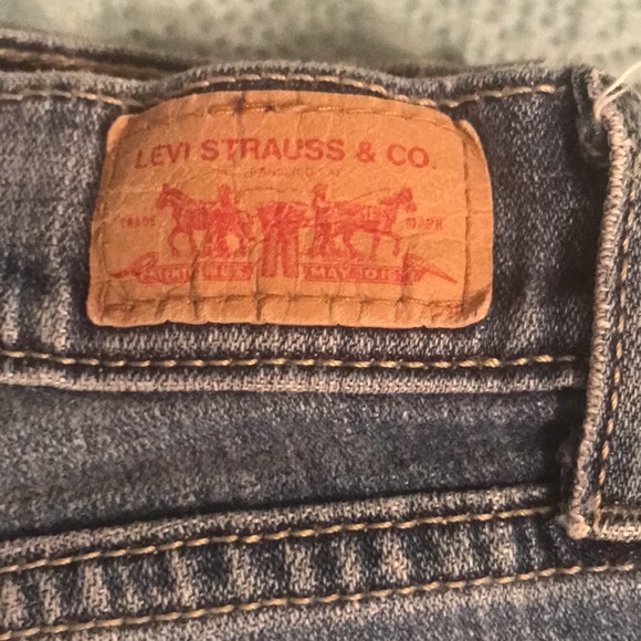 ❤️(7)Ladies Levi’s 528 Curvey cut jeans in wonderful condition. Size 5 medium - Picture 3 of 11